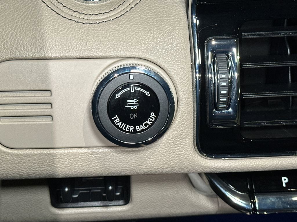 Used 2022 Lincoln Navigator L Reserve image 35