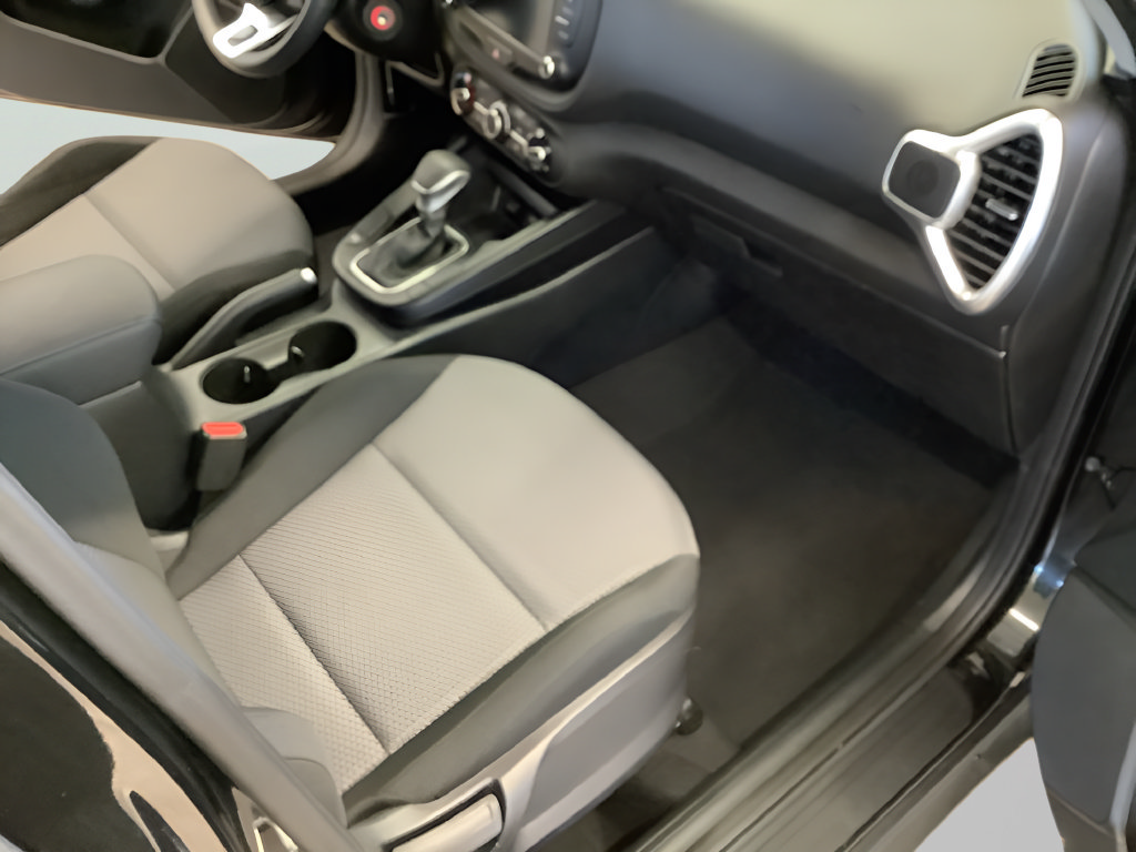 Certified 2023 Kia Soul LX FWD image 18
