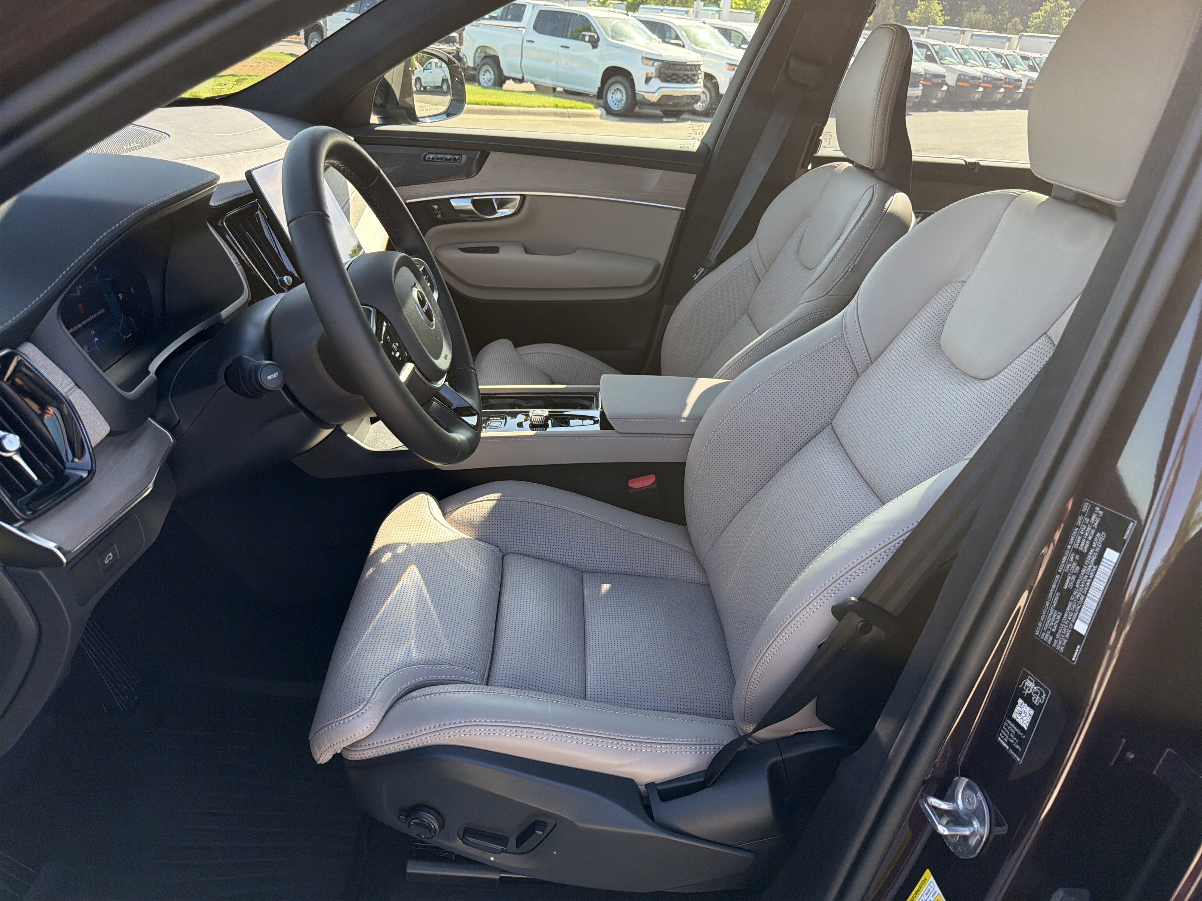Used 2026 Volvo XC90 B6 Ultra w/ Lounge Package AWD/4WD image 16