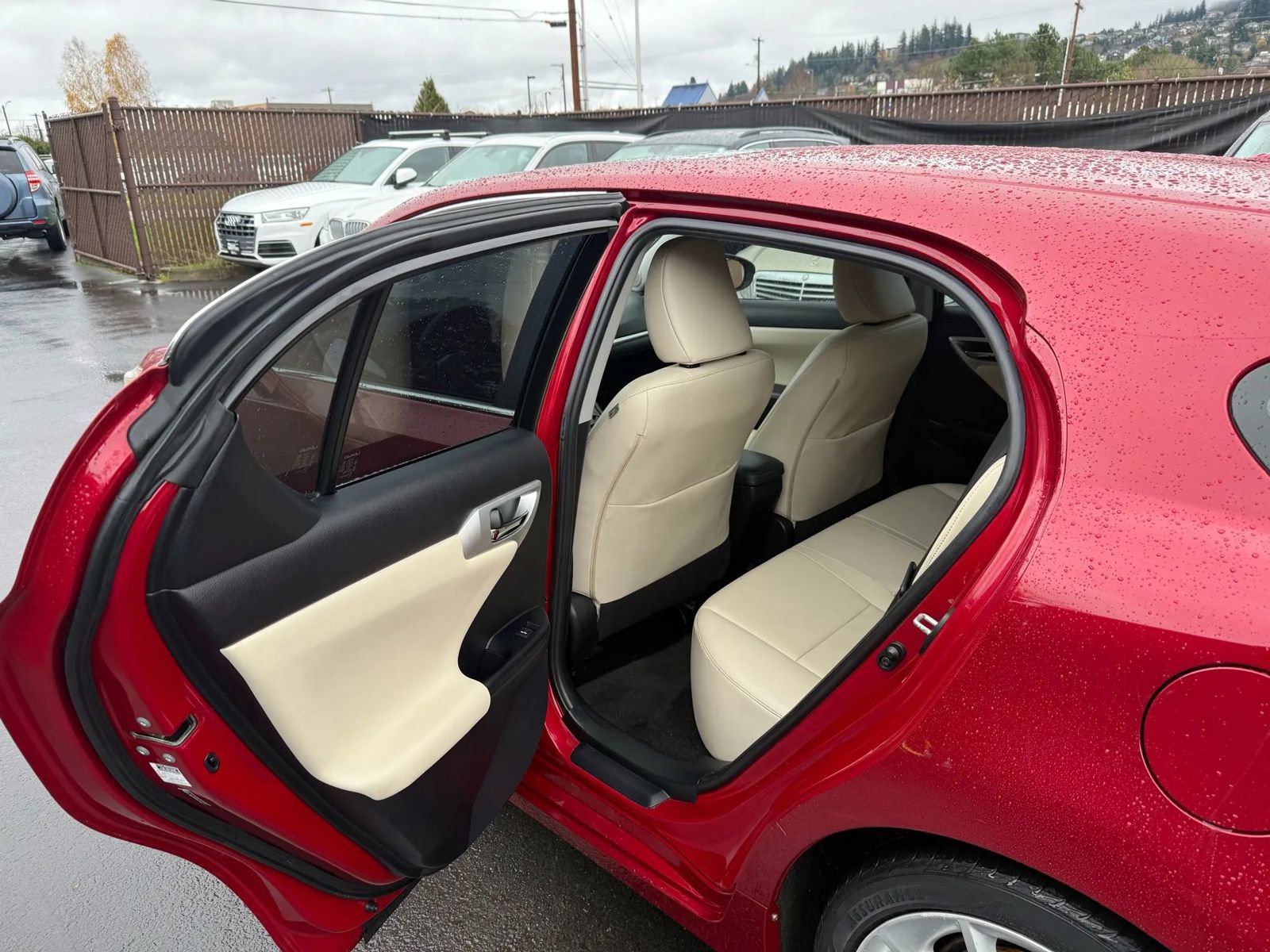 Used 2011 Lexus CT 200h Premium image 10