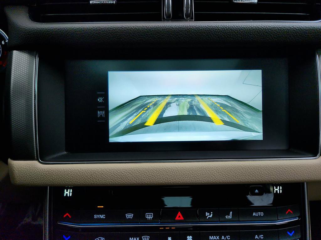 Used 2020 Jaguar XF Prestige image 19