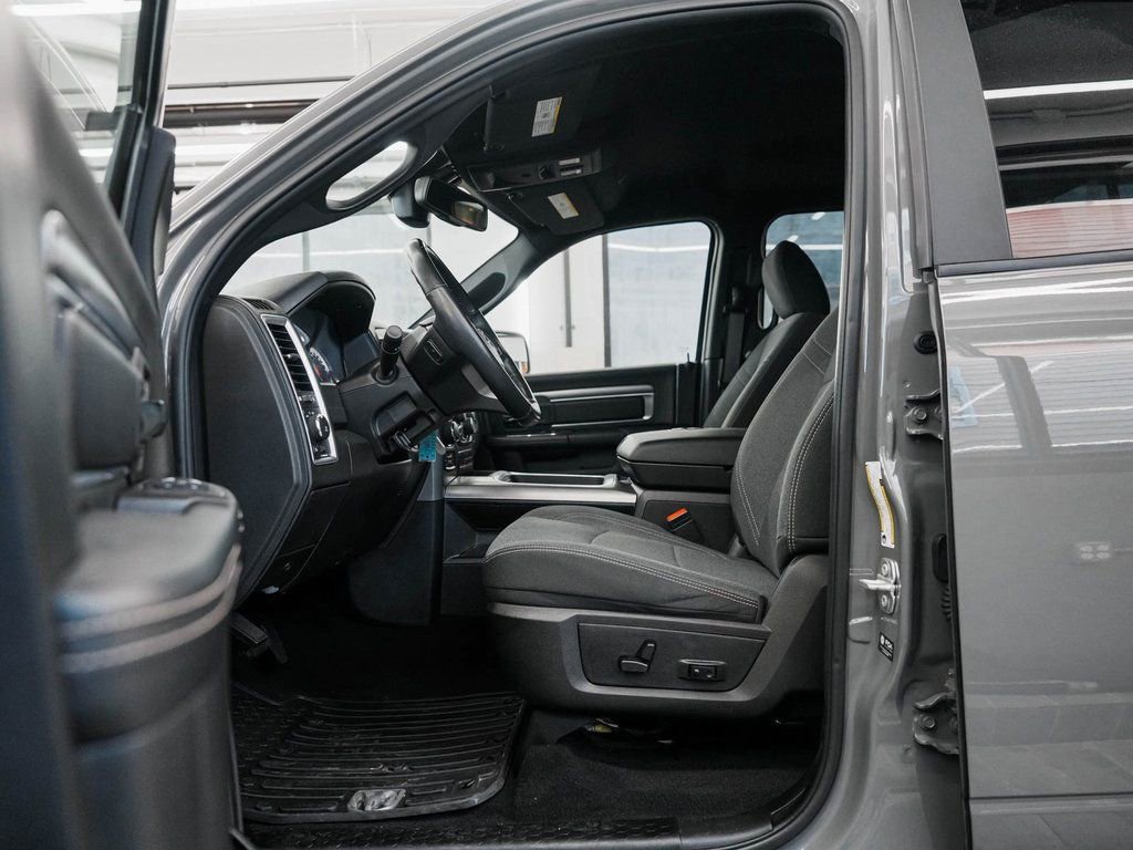 Used 2022 RAM 1500 Classic Warlock w/ Ceramic Gray Warlock Package image 27