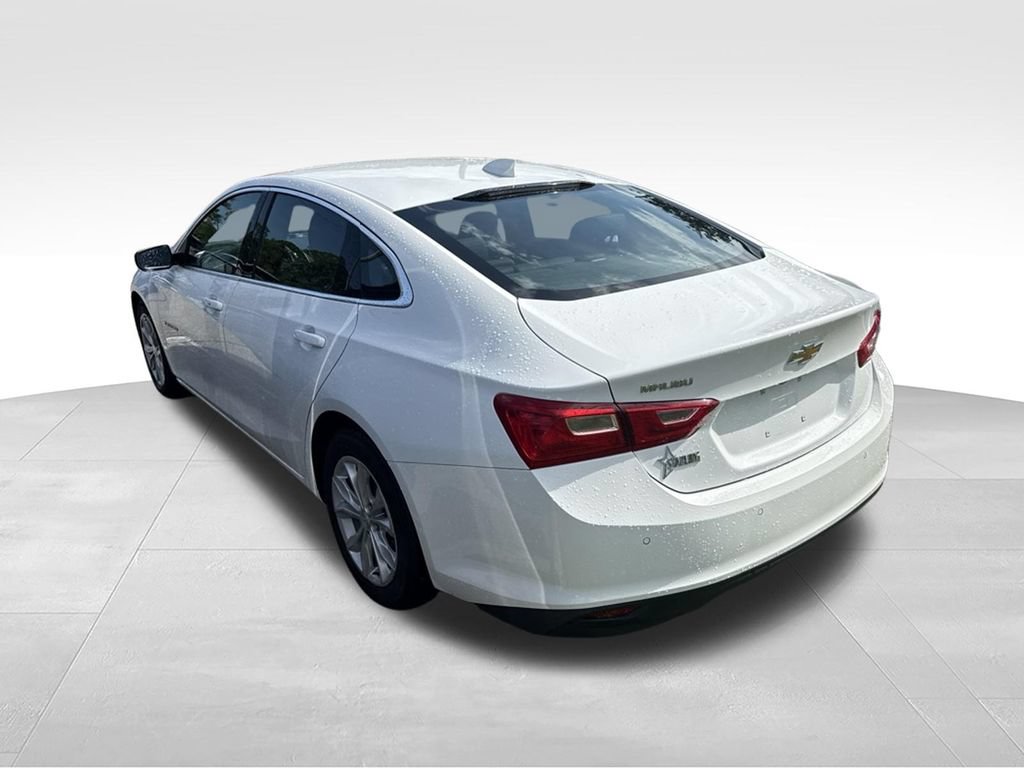 Used 2025 Chevrolet Malibu LT FWD image 4
