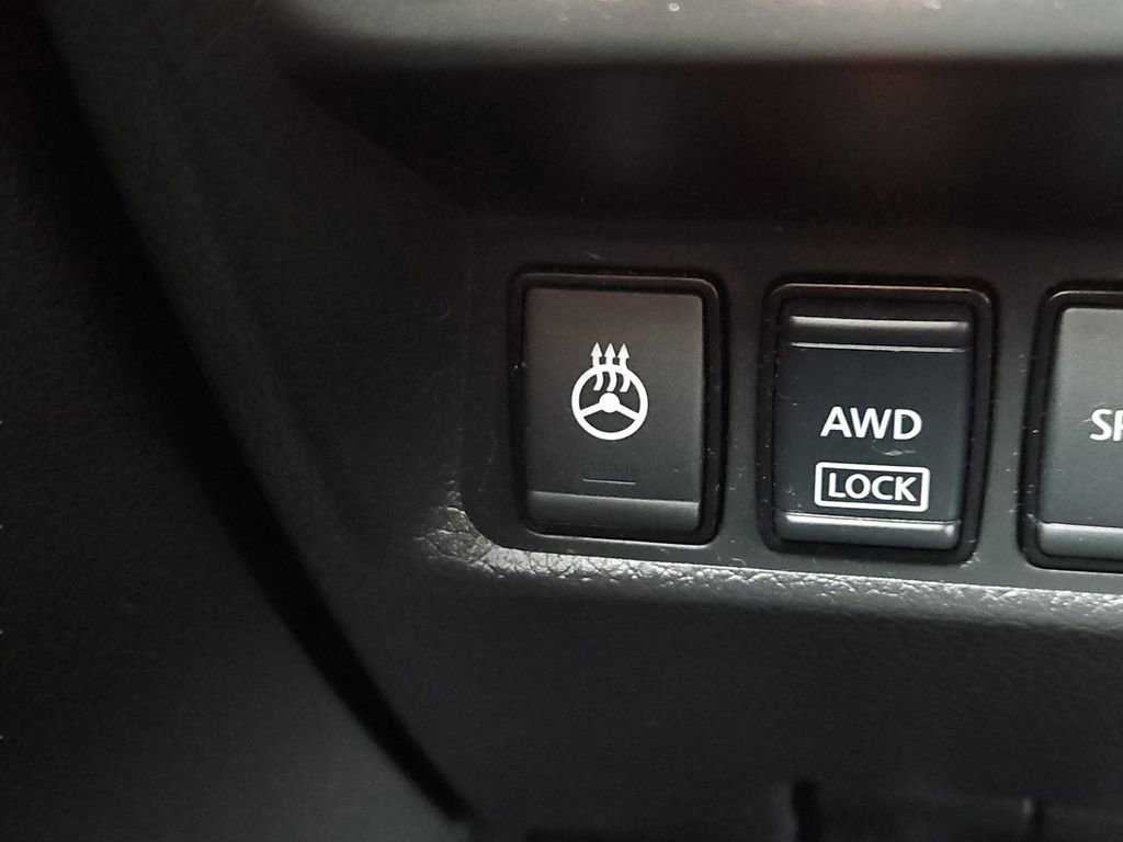 Used 2017 Nissan Rogue SL image 22