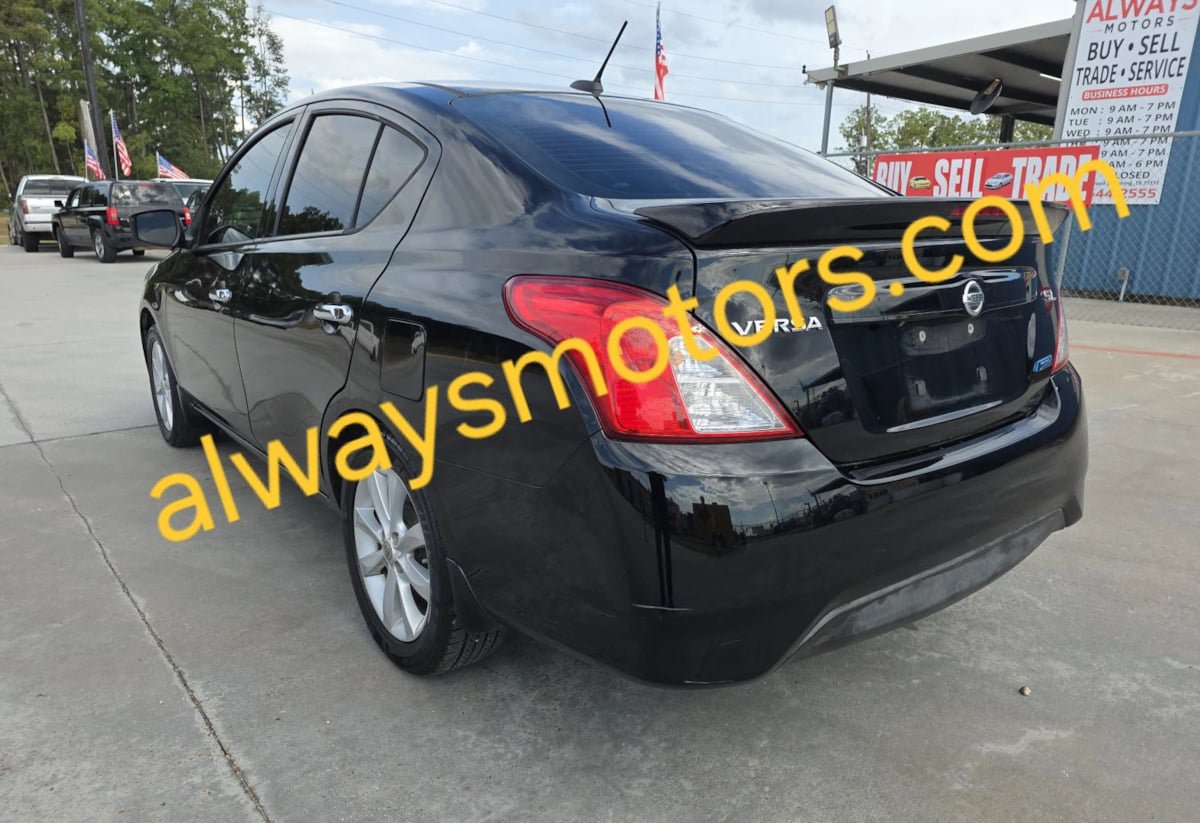 Used 2015 Nissan Versa w/ SL Tech Package FWD image 41