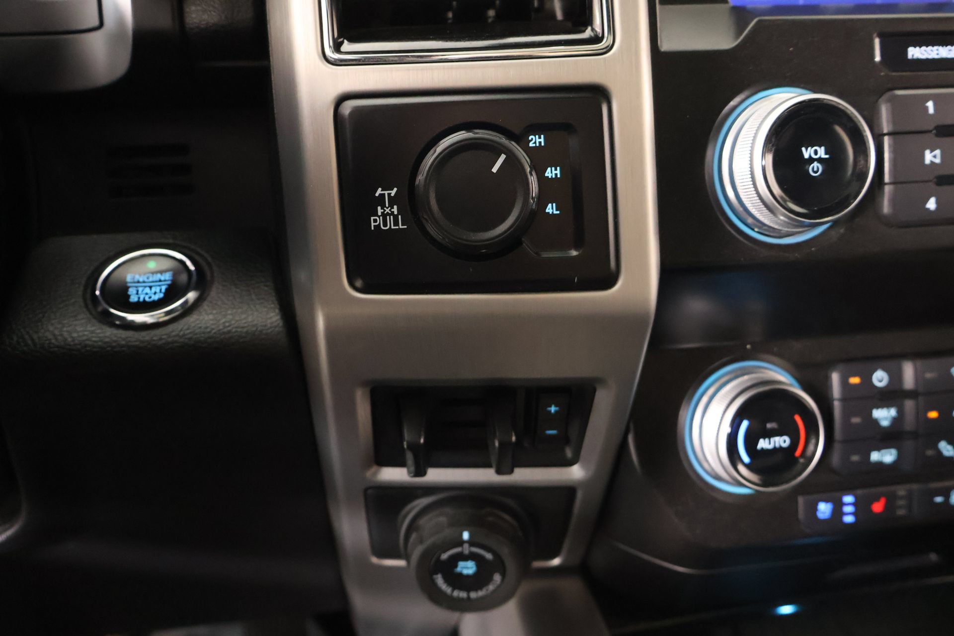 Used 2020 Ford F250 Platinum AWD/4WD image 9