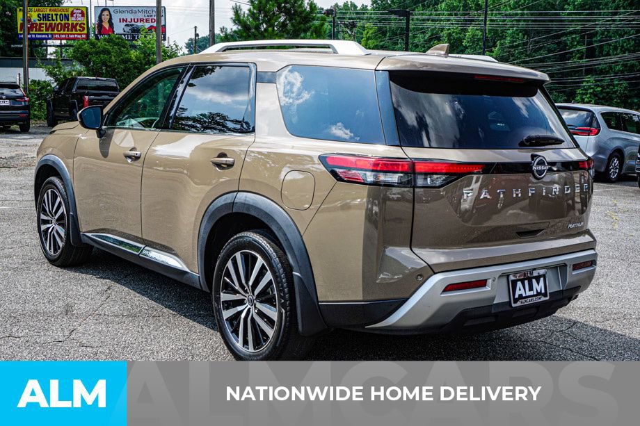 Used 2023 Nissan Pathfinder Platinum w/ Cargo Package FWD image 4