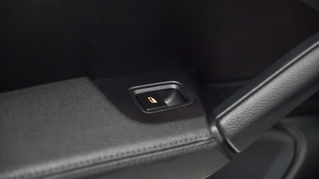 Certified 2025 Porsche Cayenne Coupe image 16