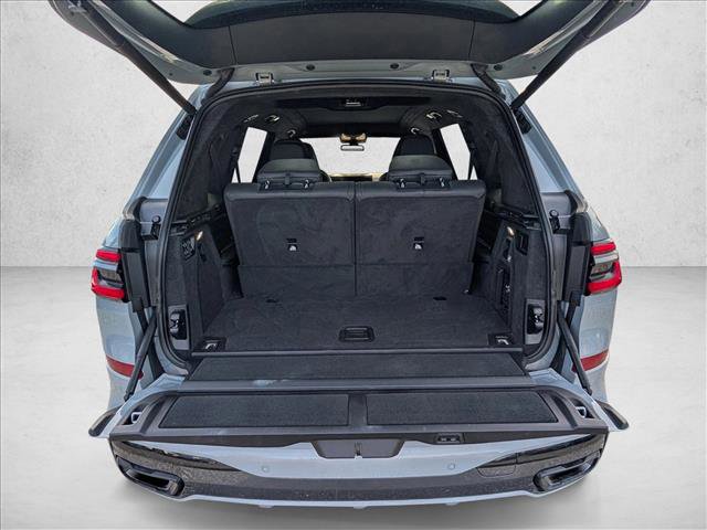 Used 2024 BMW X7 xDrive40i w/ M Sport Package image 6