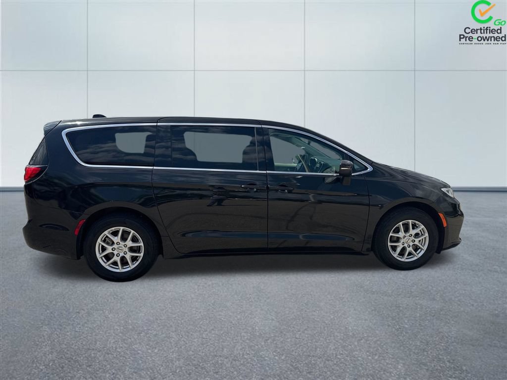 Certified 2023 Chrysler Pacifica Touring-L FWD image 8
