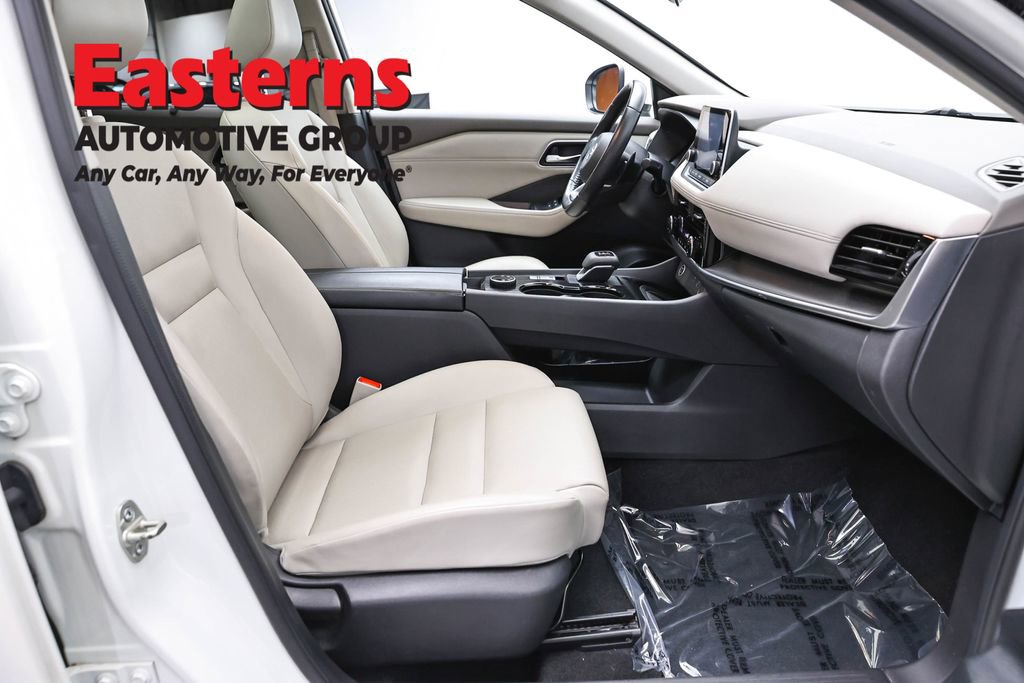 Used 2021 Nissan Rogue SV w/ Premium Package AWD/4WD image 25