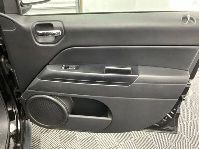 Used 2016 Jeep Compass 75th Anniversary w/ Power Value Group image 6