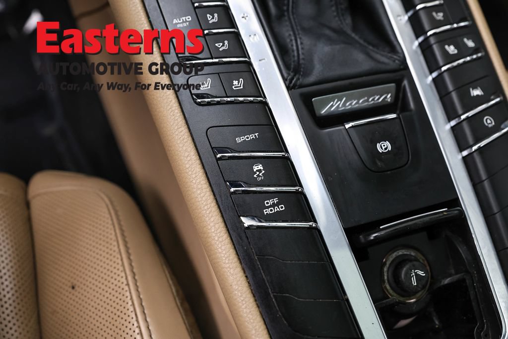 Used 2021 Porsche Macan AWD/4WD image 23