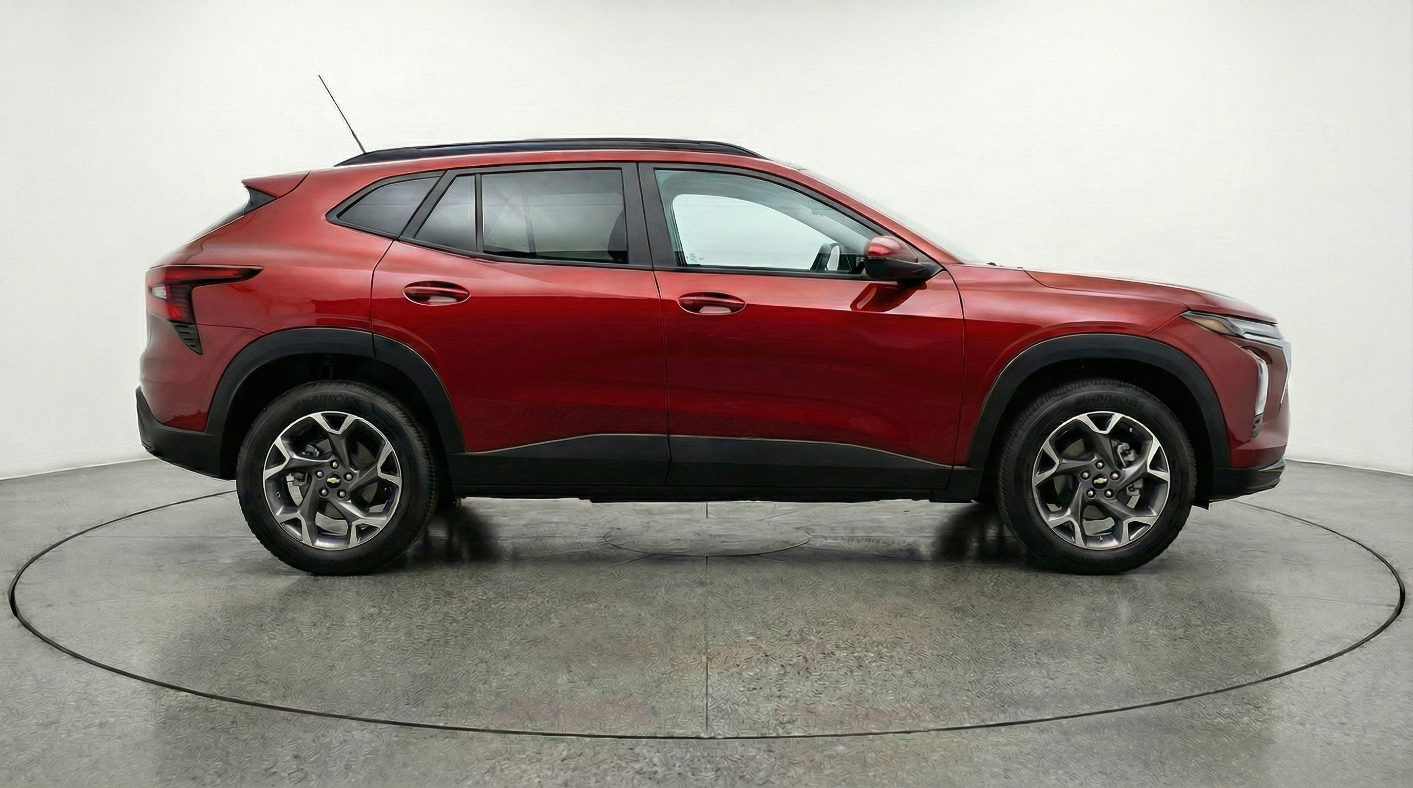 Used 2025 Chevrolet Trax LT w/ LT Convenience Package image 11