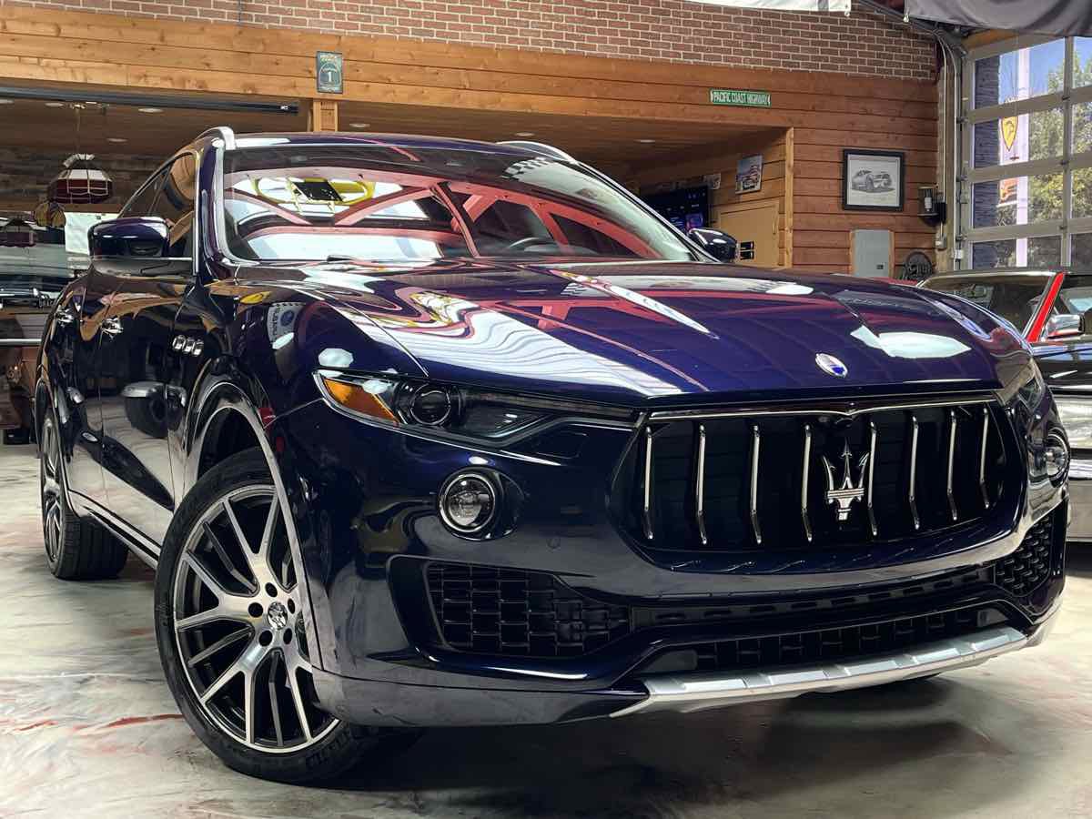 Used 2017 Maserati Levante w/ Sport Package AWD/4WD image 4