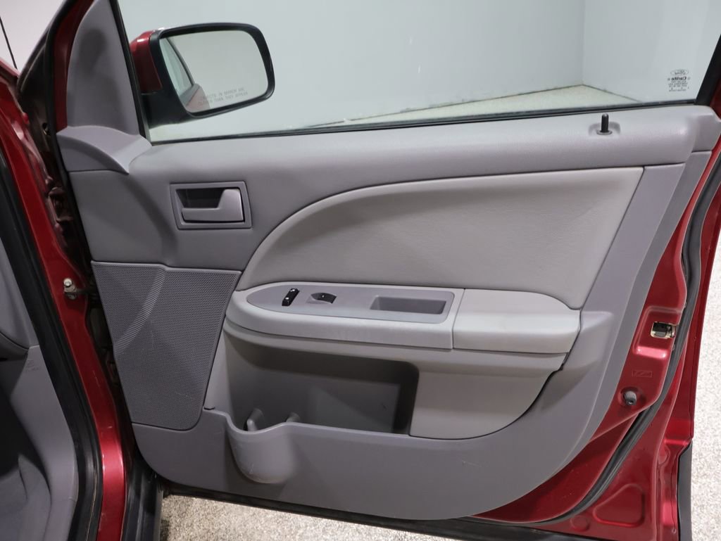 Used 2006 Ford Freestyle SEL image 24