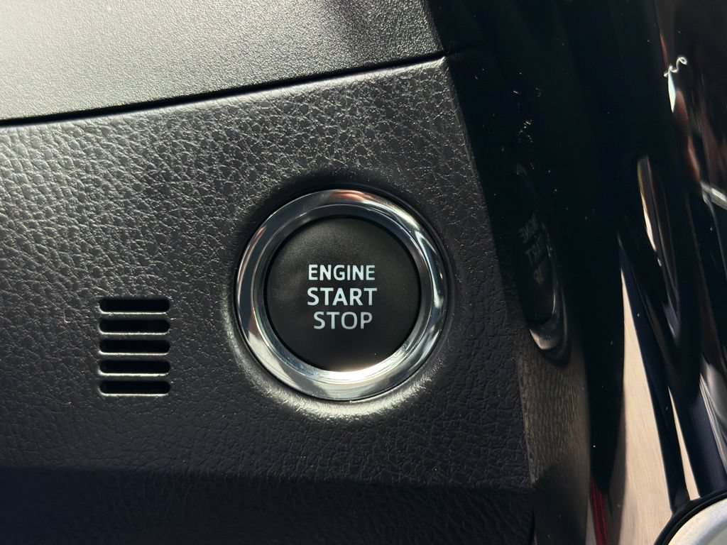 Used 2017 Toyota Corolla SE w/ SE Premium Package FWD image 32
