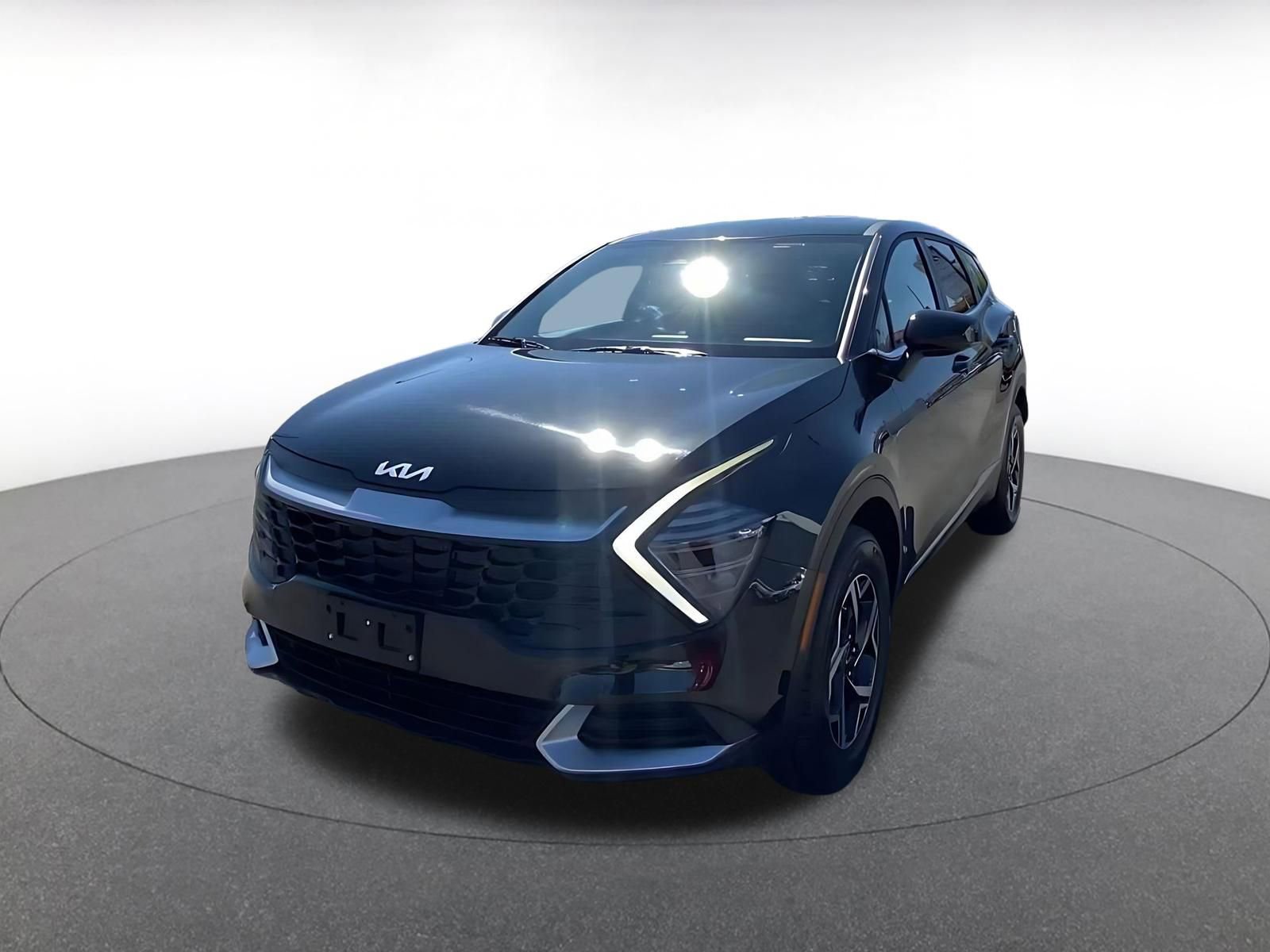 Used 2025 Kia Sportage LX image 7