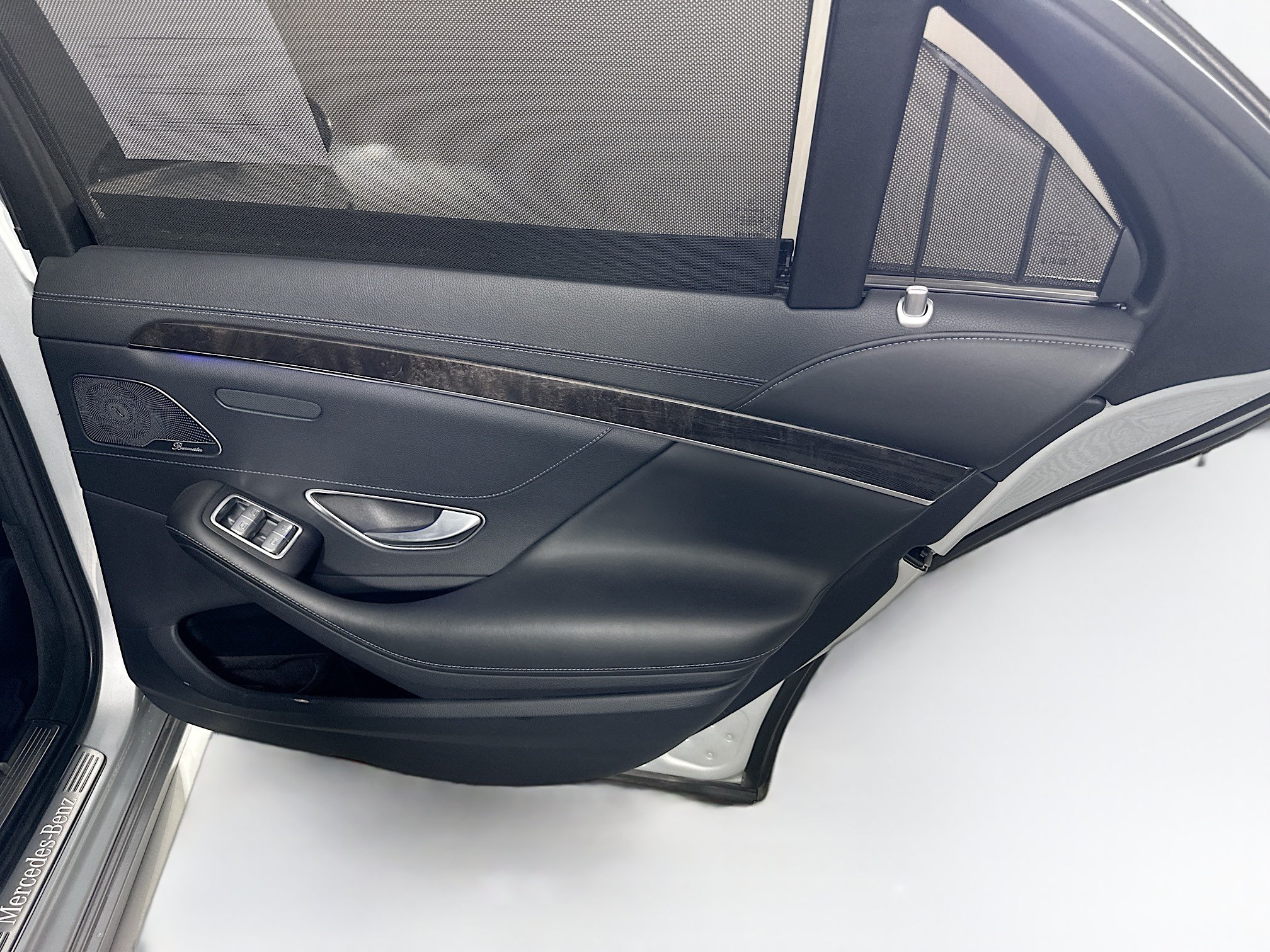 Used 2016 Mercedes-Benz S 550 Sedan image 31