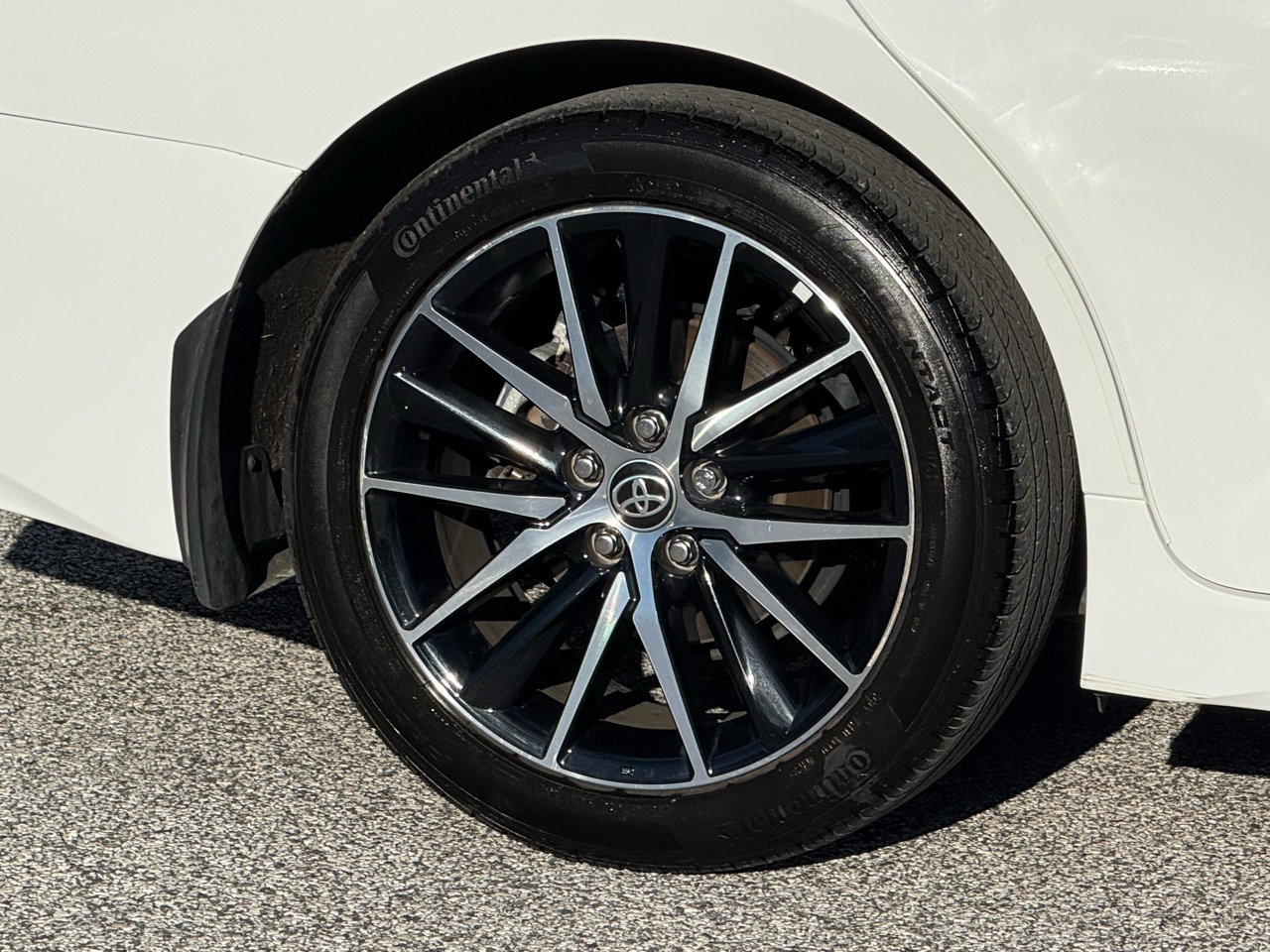 Used 2024 Toyota Camry SE image 30