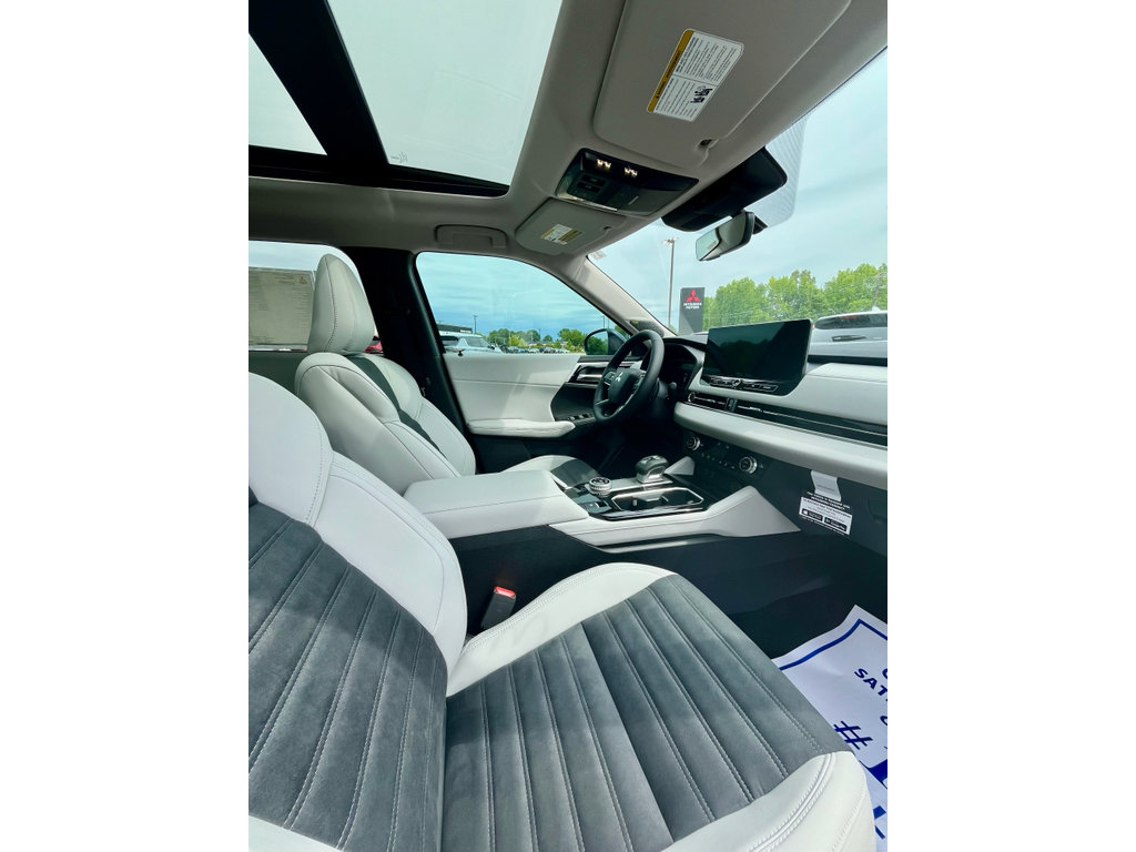 New 2026 Mitsubishi Outlander SE AWD/4WD image 9