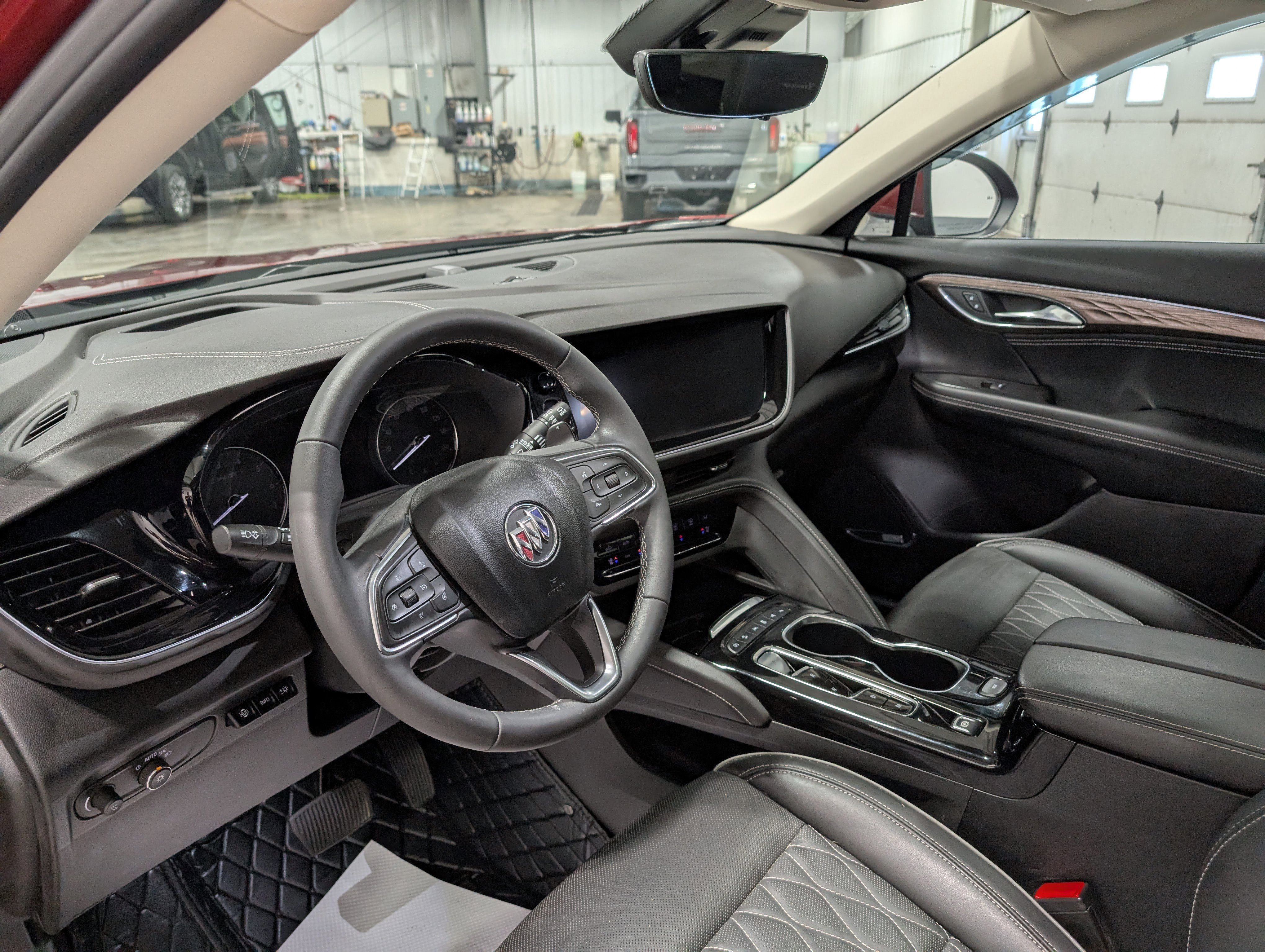 Used 2023 Buick Envision Avenir image 15