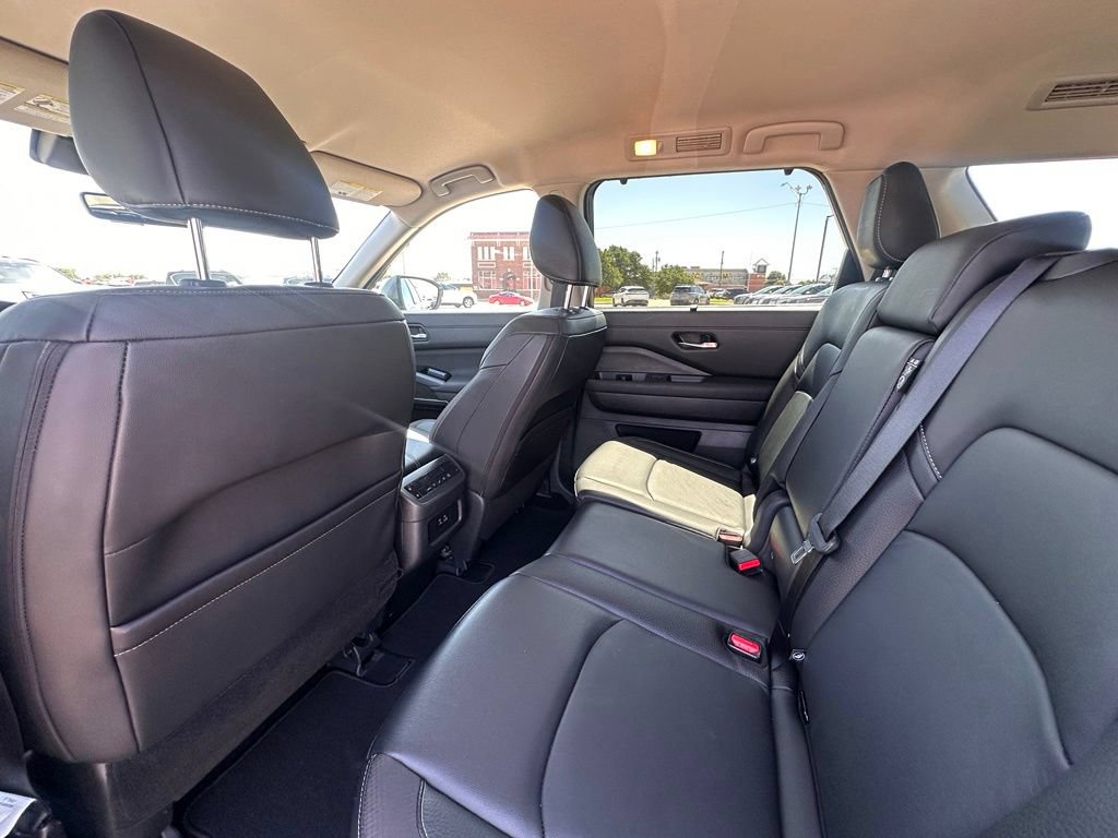 Certified 2025 Nissan Pathfinder SL AWD/4WD image 17