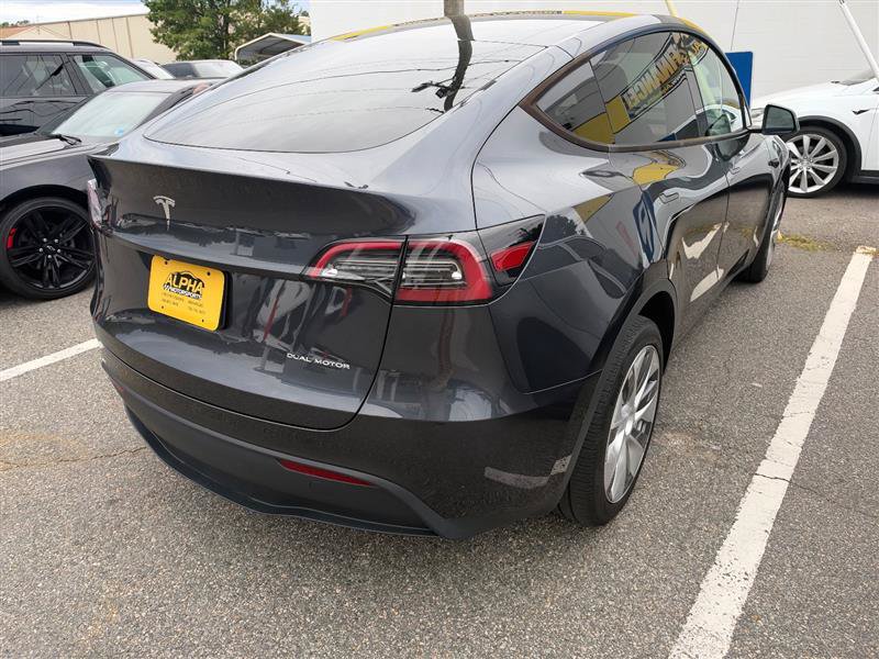 Used 2024 Tesla Model Y Long Range AWD/4WD image 6