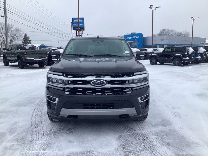 Used 2022 Ford Expedition Limited image 2