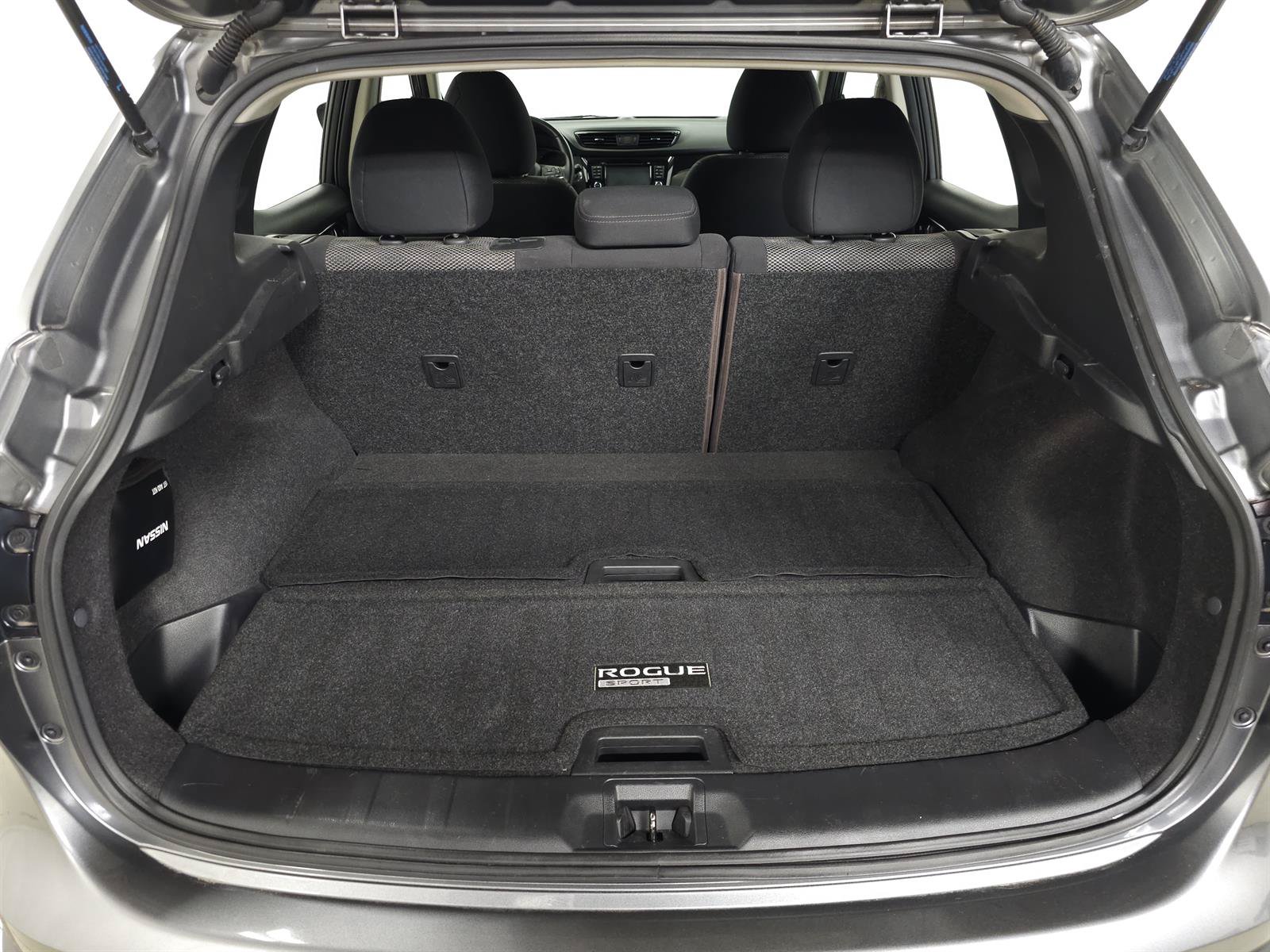 Used 2018 Nissan Rogue Sport SV w/ SV Technology Package AWD/4WD image 7