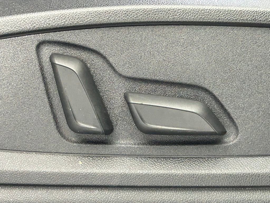 Used 2023 Audi Q5 2.0T Premium Plus w/ Premium Plus Package image 12