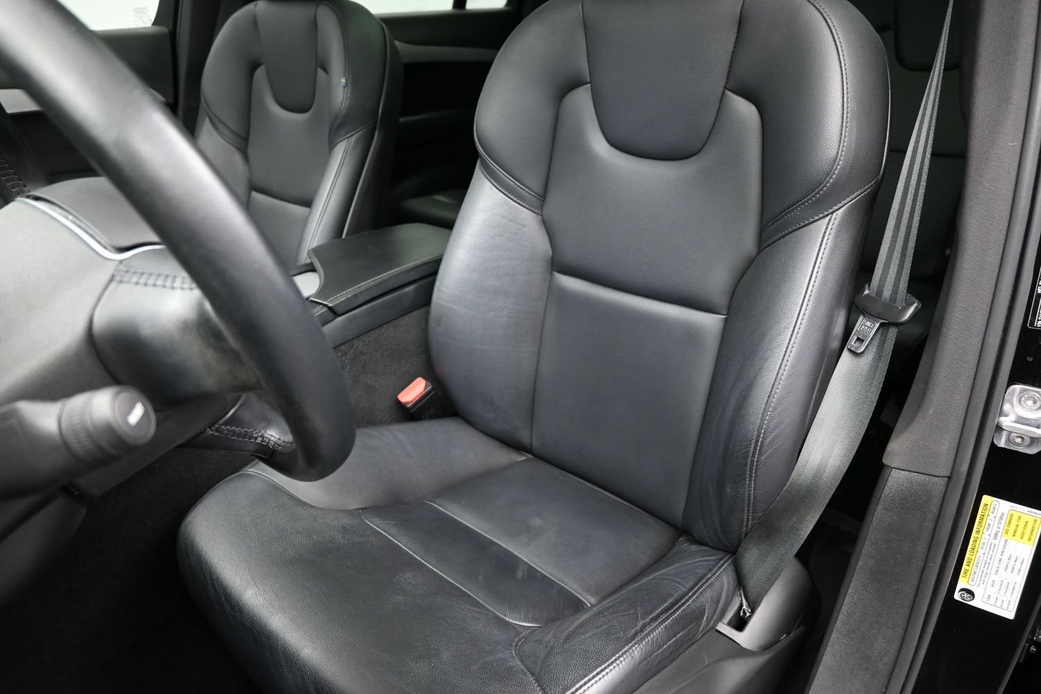 Used 2021 Volvo XC90 T5 Momentum w/ Protection Package Premier FWD image 21