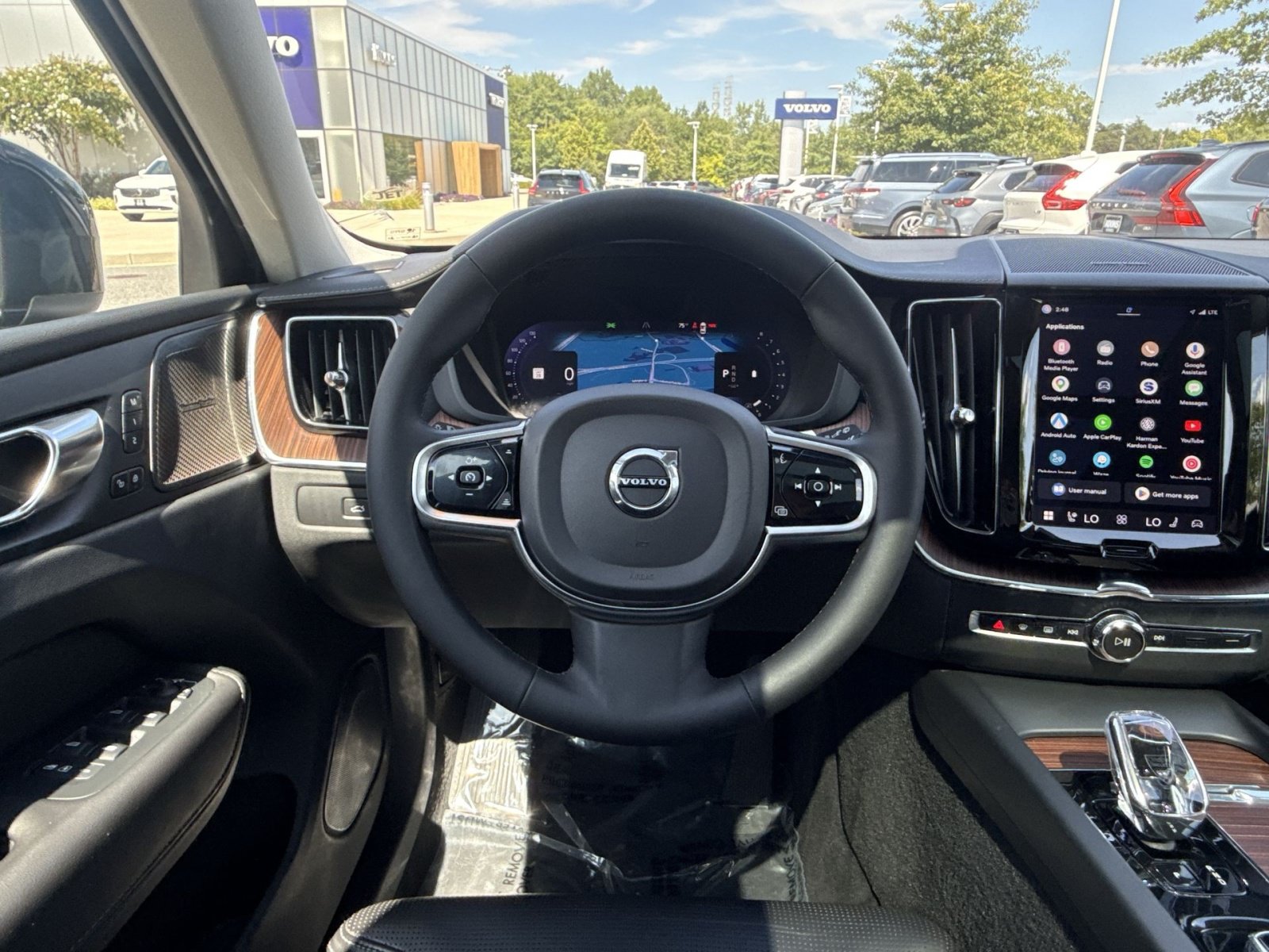 Certified 2023 Volvo XC60 B5 Ultimate w/ Climate Package AWD/4WD image 16