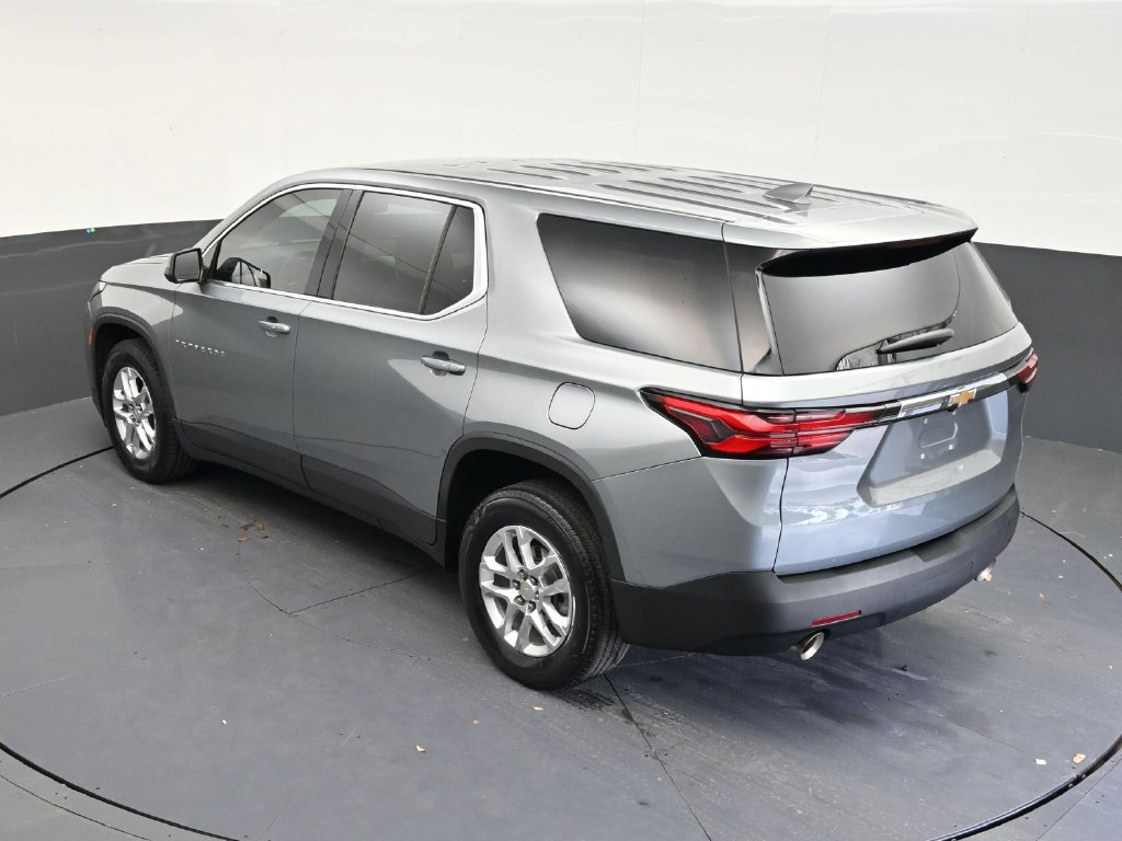 Used 2023 Chevrolet Traverse LS FWD image 14