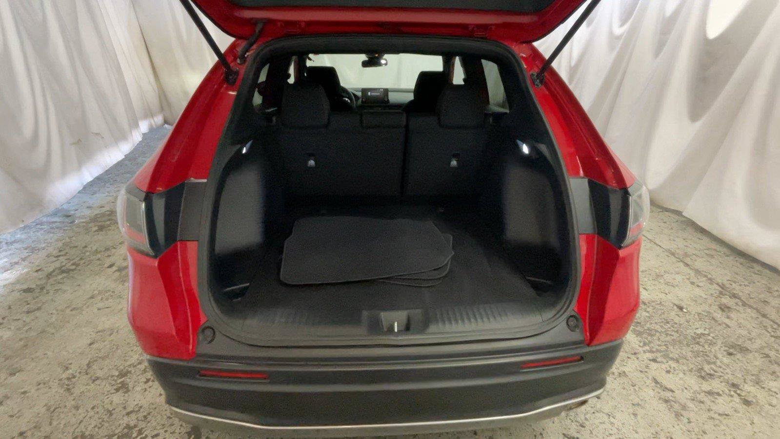 Certified 2025 Honda HR-V Sport image 24