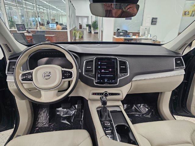 Used 2021 Volvo XC90 T5 Momentum w/ Climate Package AWD/4WD image 16