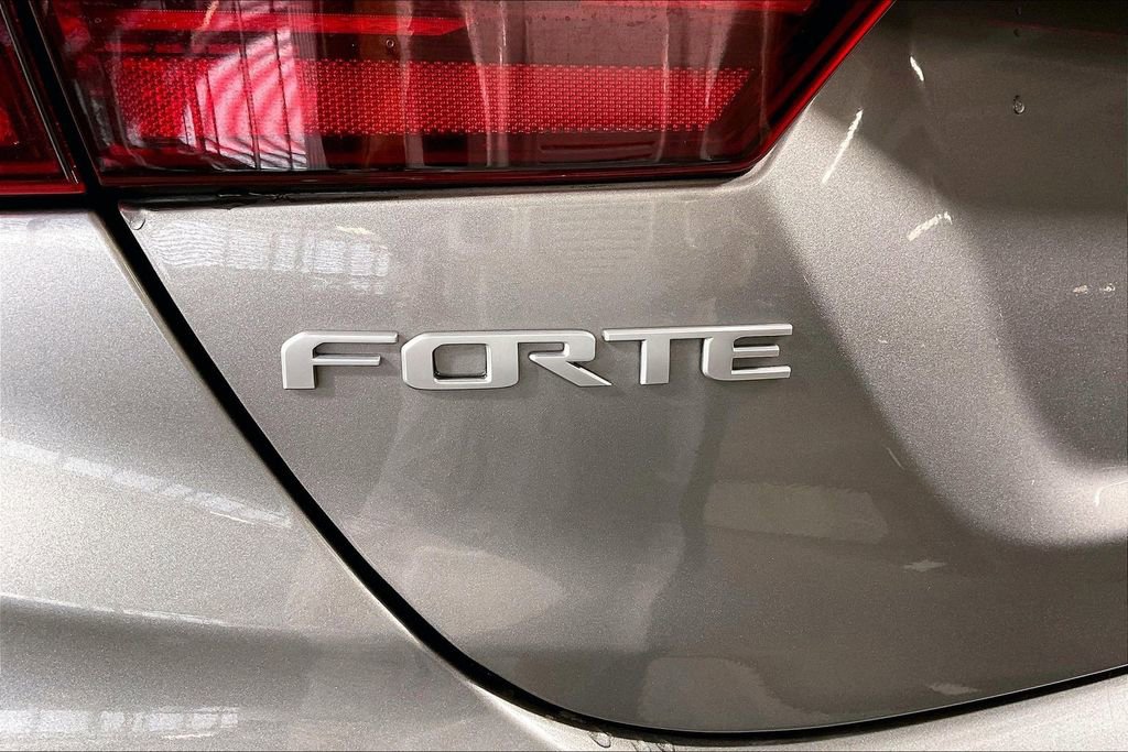 Used 2023 Kia Forte GT-Line w/ GT-Line Premium Package image 7
