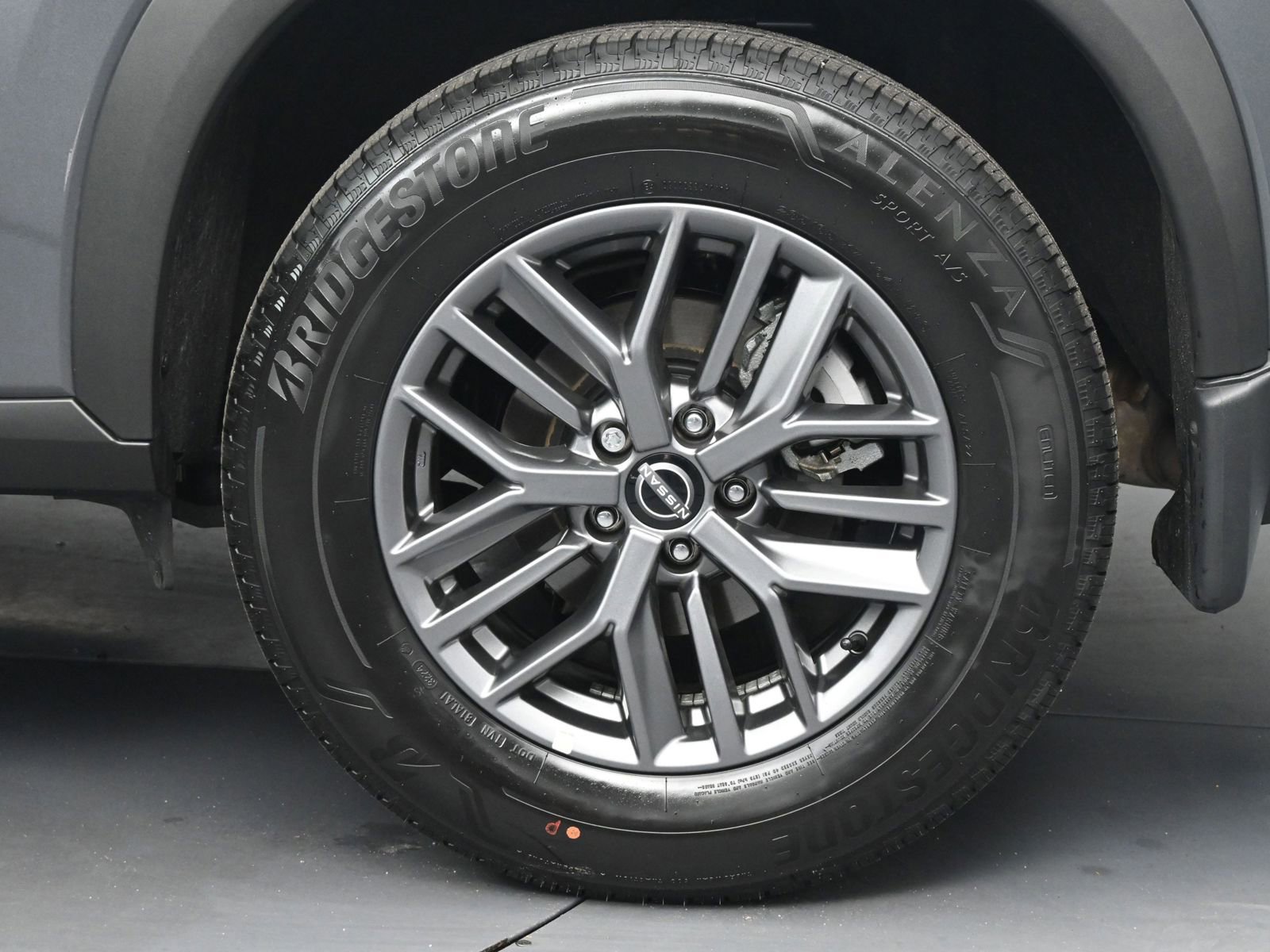 Used 2025 Nissan Rogue S image 18