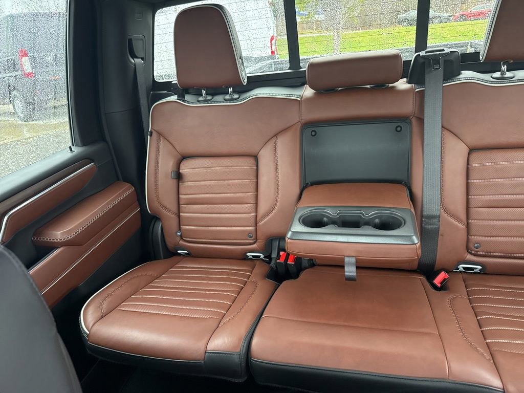 Used 2024 GMC Sierra 3500 Denali Ultimate image 14