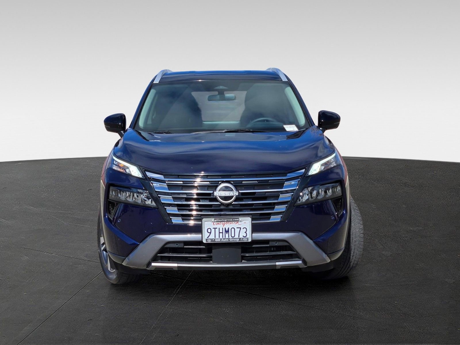 Used 2025 Nissan Rogue SL image 2