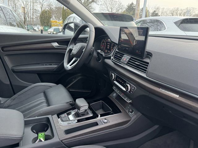 Certified 2025 Audi Q5 2.0T Premium Plus w/ Premium Plus Package AWD/4WD image 28