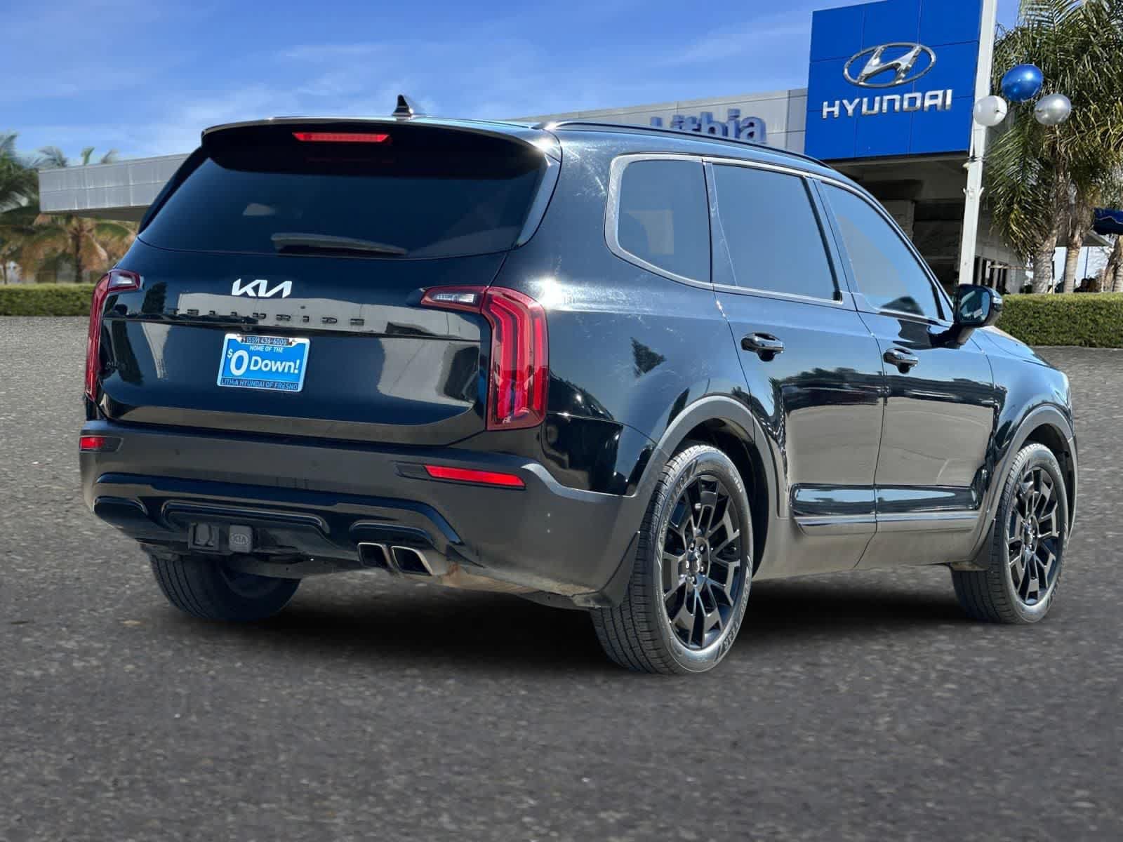 Used 2022 Kia Telluride SX w/ SX Prestige Package AWD/4WD image 3