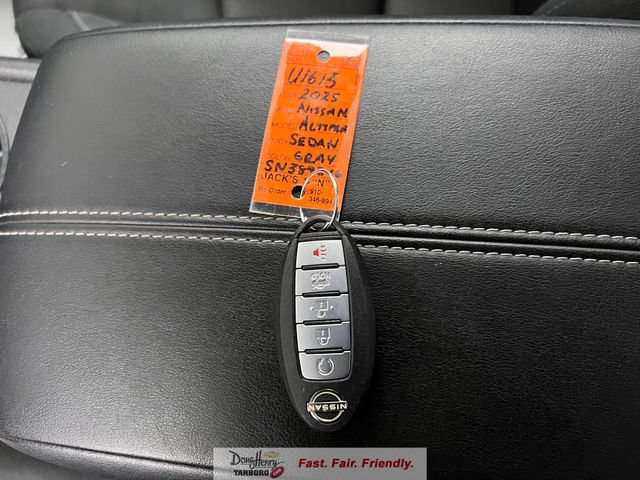 Used 2025 Nissan Altima 2.5 SV FWD image 52