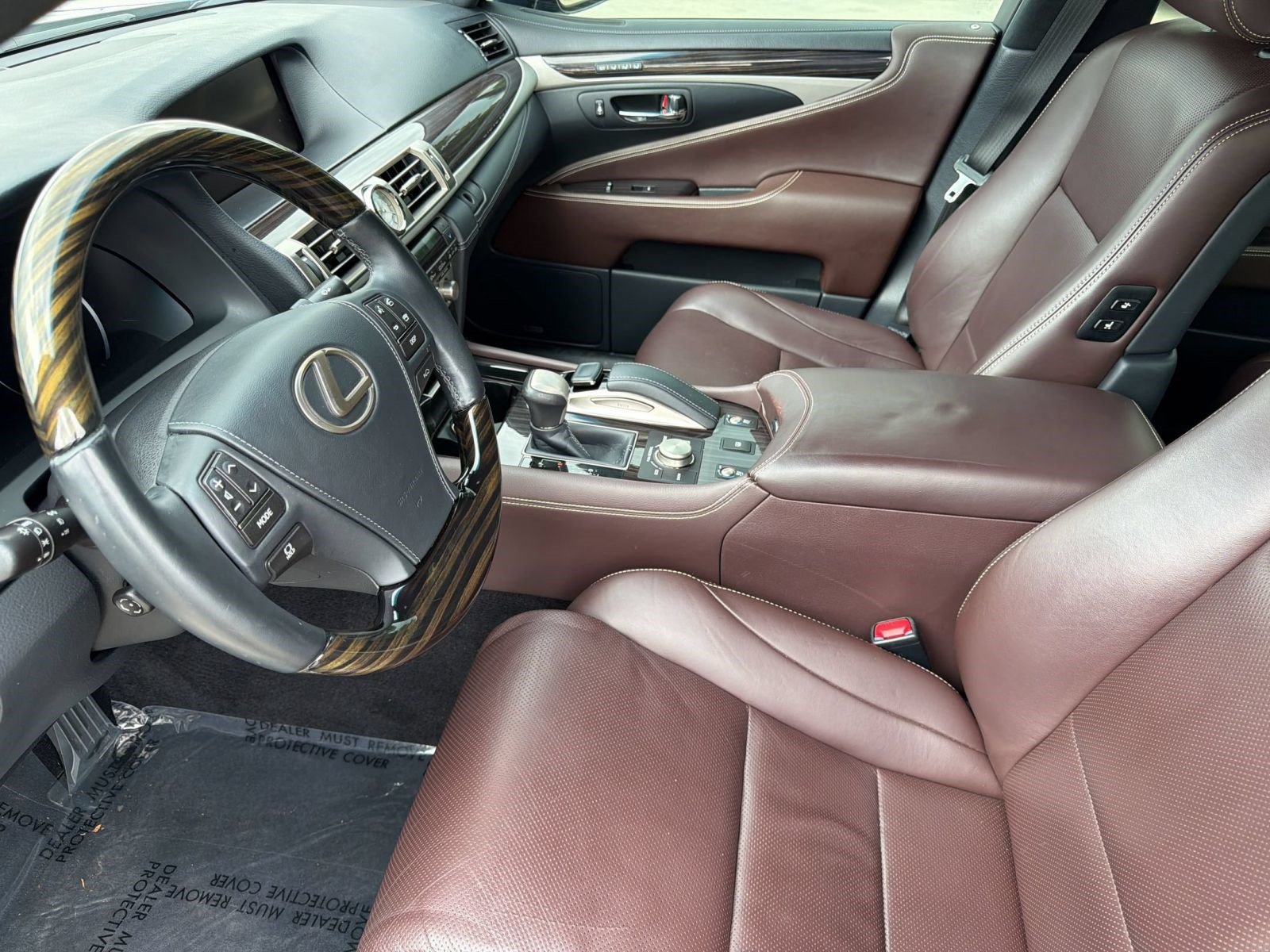 Used 2017 Lexus LS 460 RWD image 4