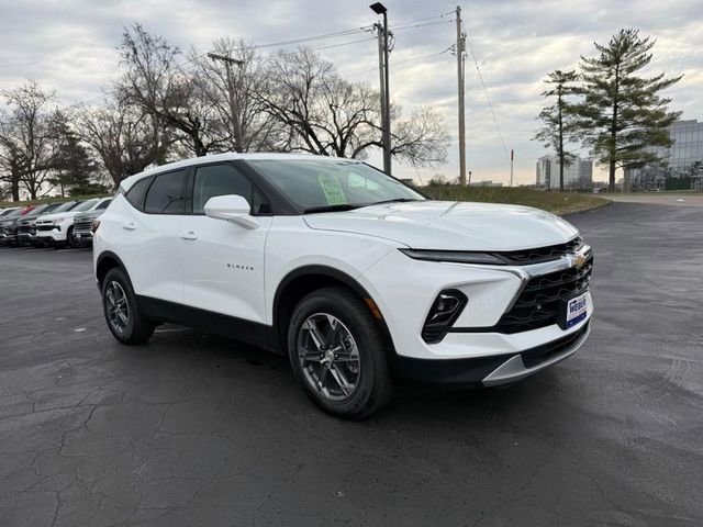 Used 2025 Chevrolet Blazer LT image 9
