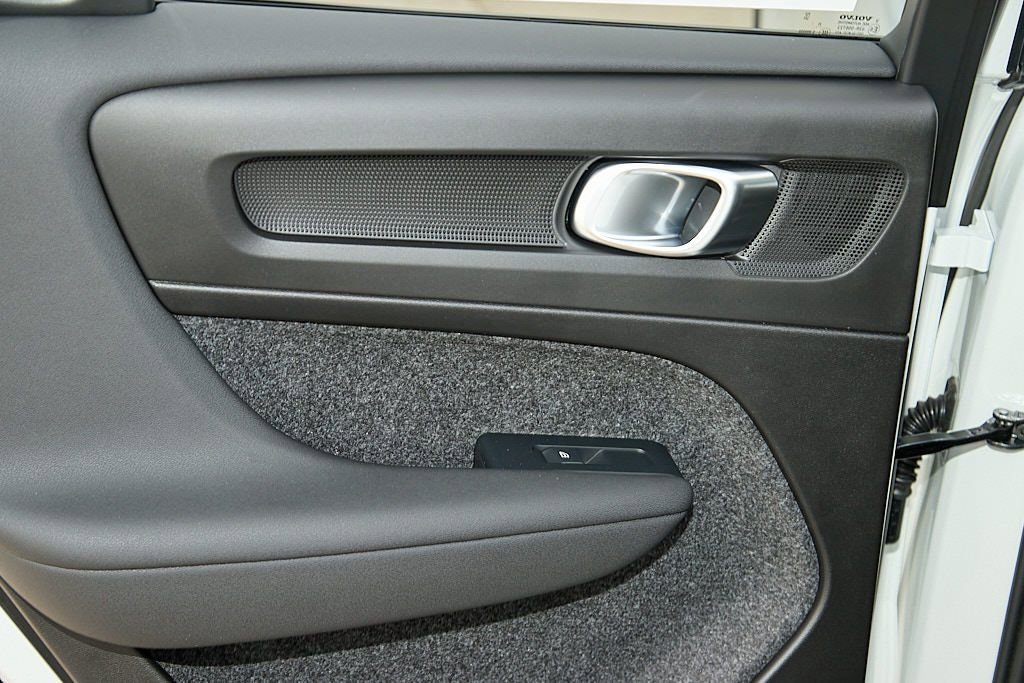 New 2026 Volvo XC40 B5 Plus w/ Protection Package Premier image 19