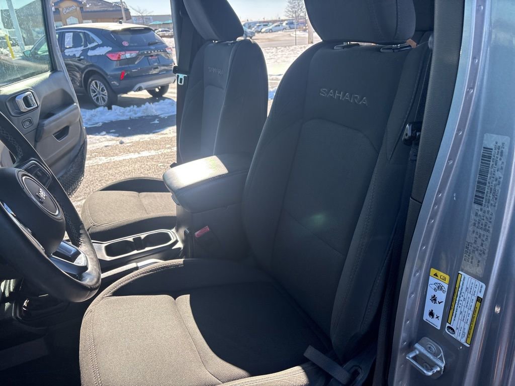 Used 2018 Jeep Wrangler Unlimited Sahara image 52