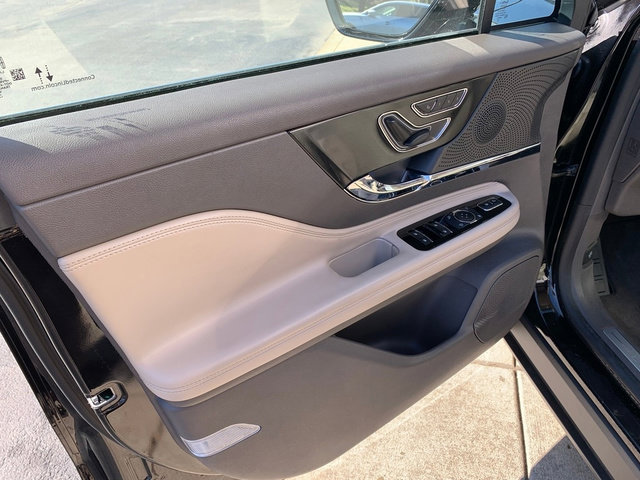 Certified 2023 Lincoln Corsair AWD image 22