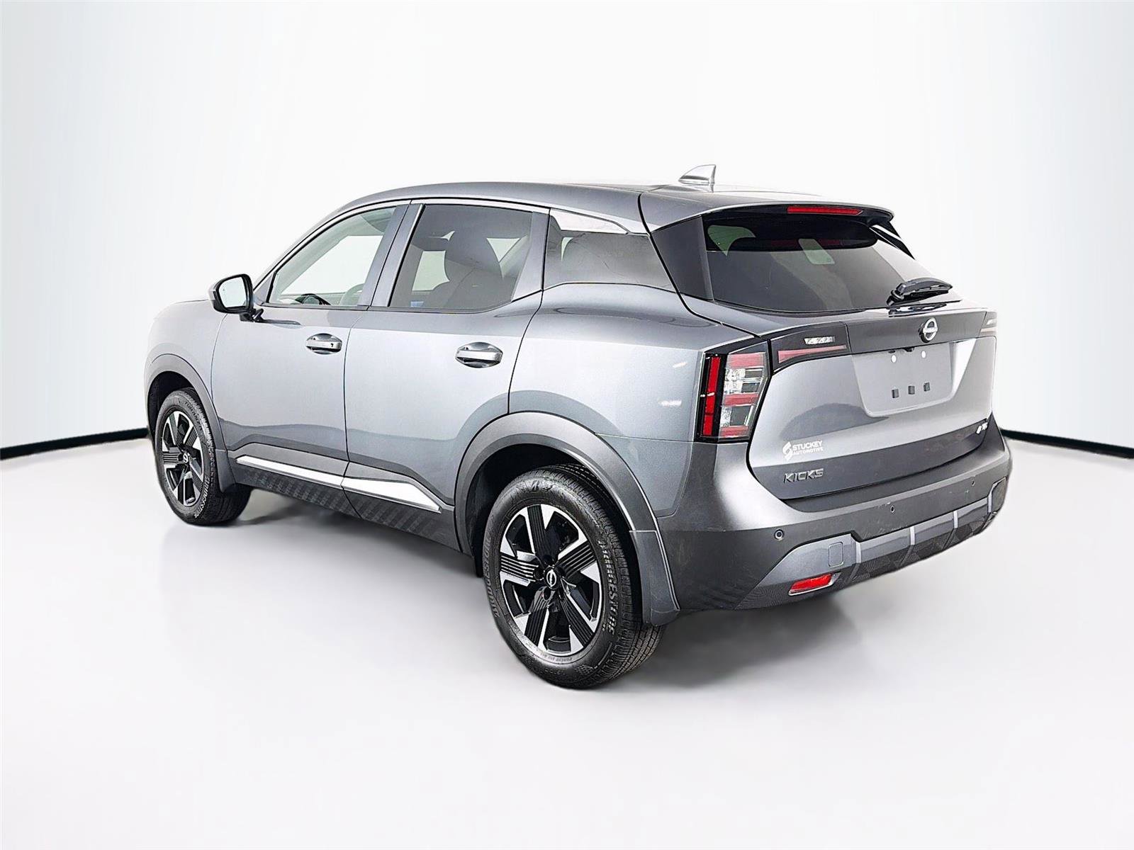 Used 2025 Nissan Kicks SV w/ Illumination Package AWD/4WD image 5