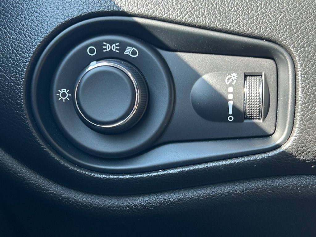 Used 2021 Jeep Renegade Sport AWD/4WD image 35
